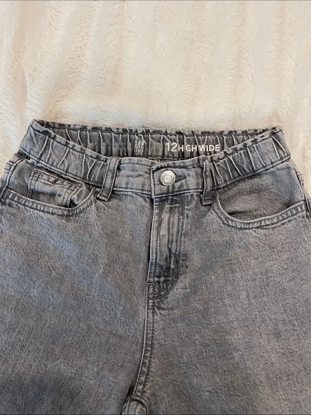 GAP Wide Leg Jeans in Washed Gray